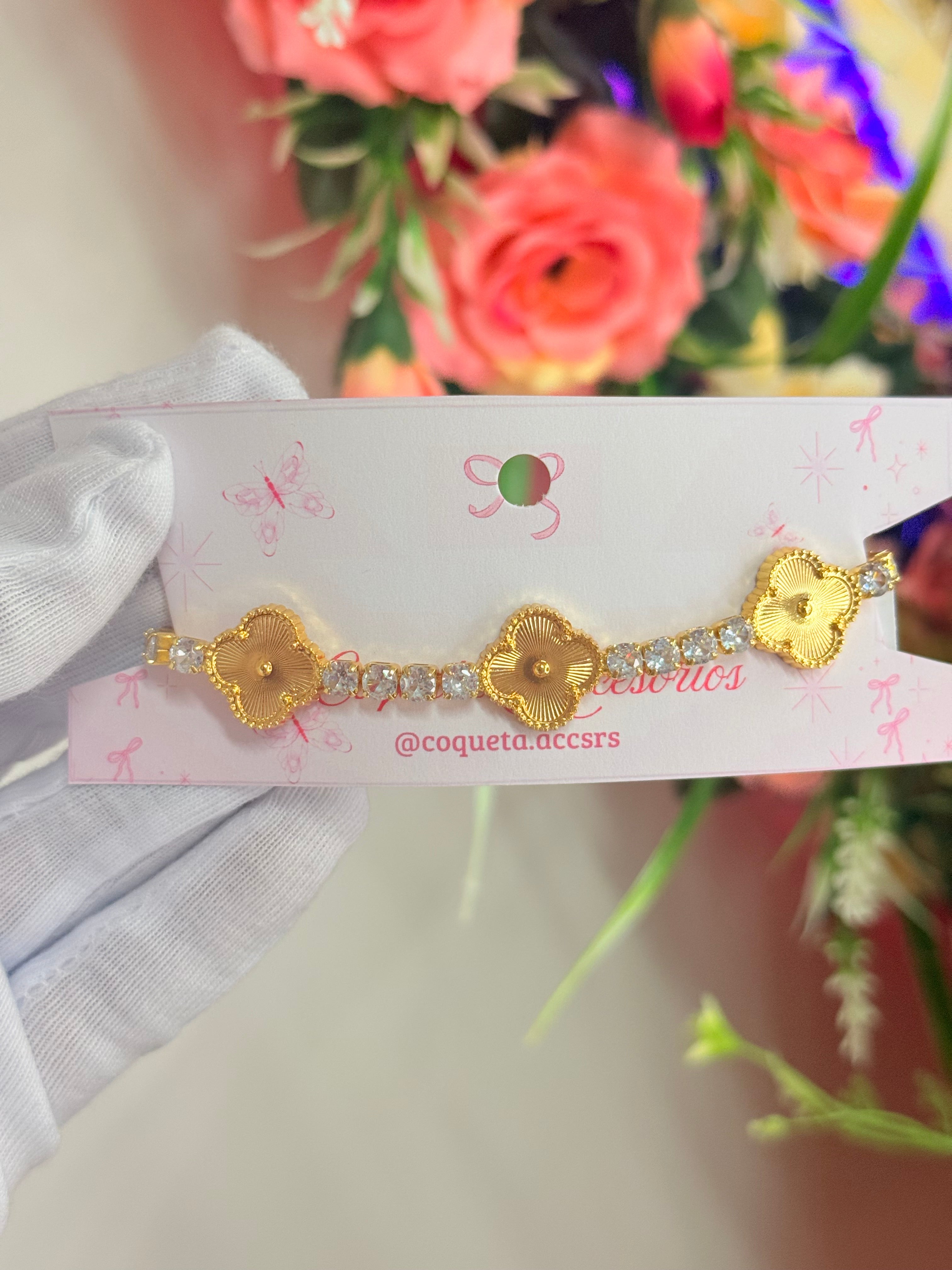Pulsera Cleef dorada con Strass.