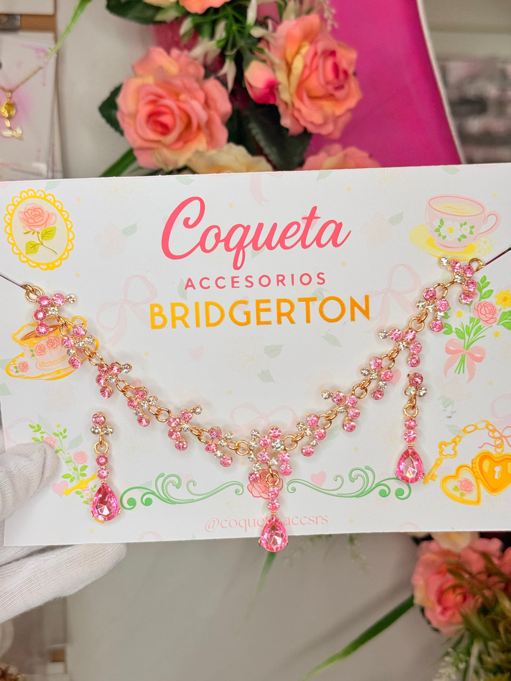 Juego aros + collar bridgerton dorado con gema rosa