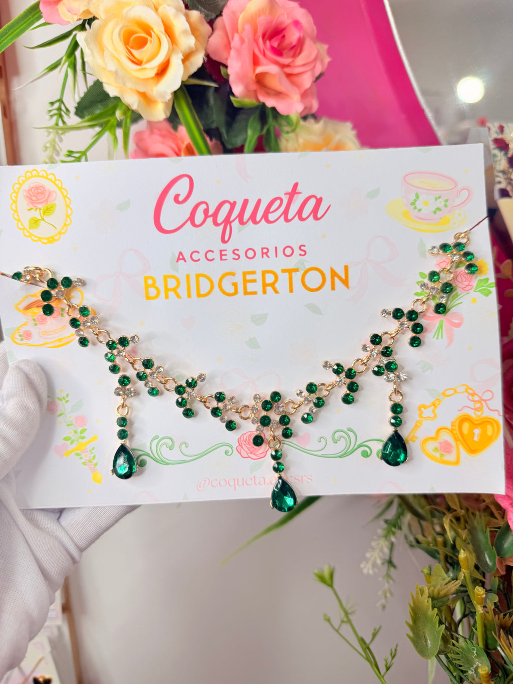 Juego aros + collar bridgerton dorado con gema verde