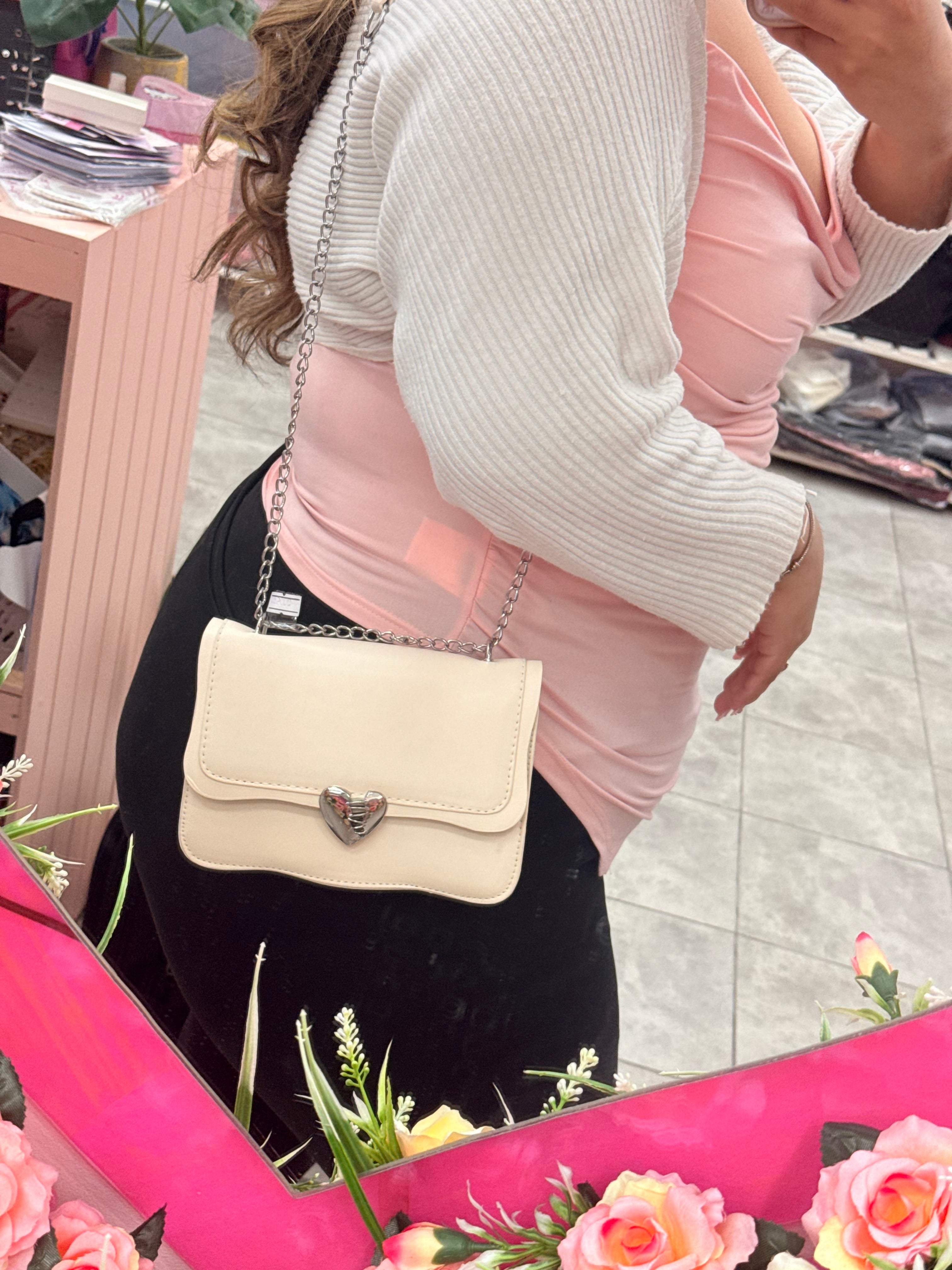 Cartera blanca corazon 🤍