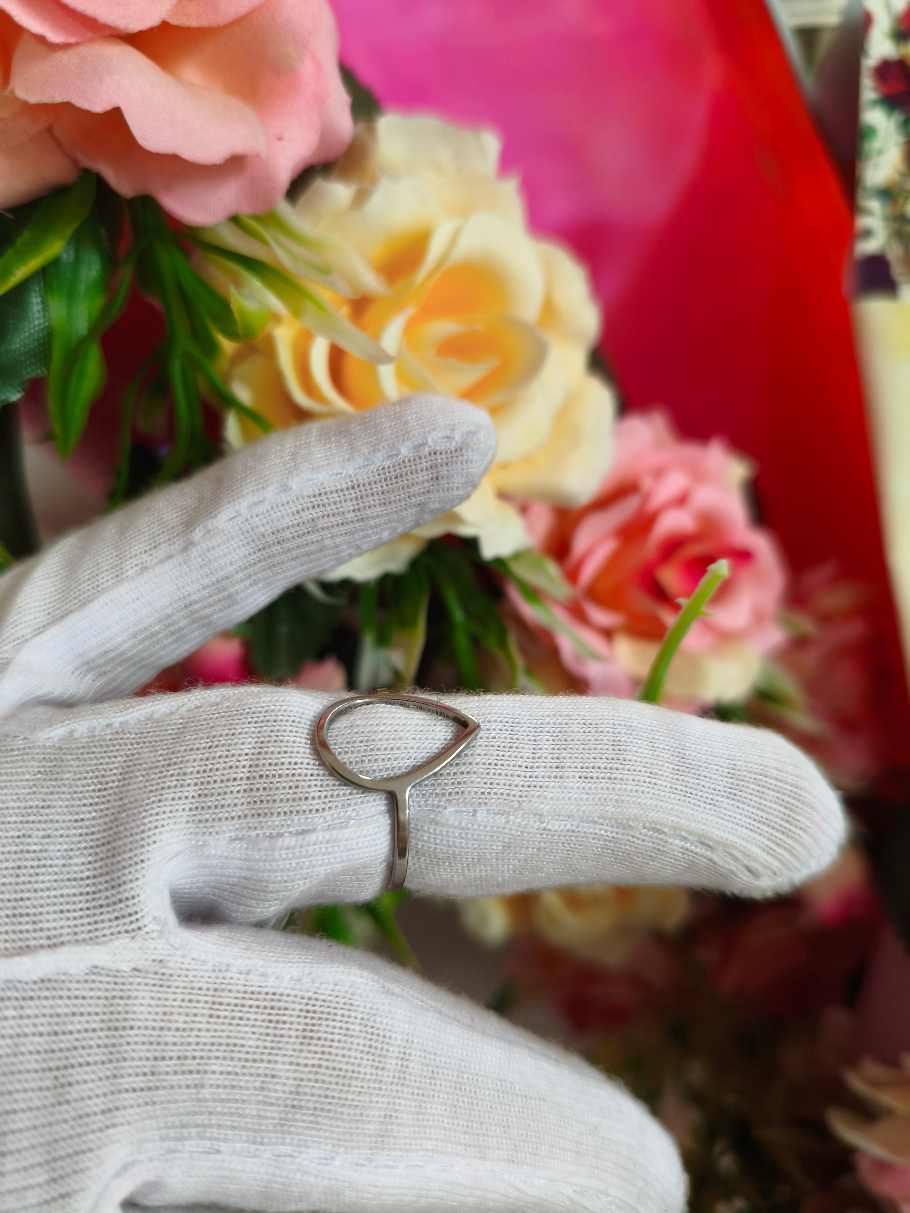 Anillo gota talle 17 y 18 plateado
